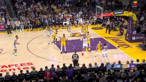 《NBA全场回放》【原声回放】灰熊vs湖人第4节 詹姆斯后仰抛投稳稳命中