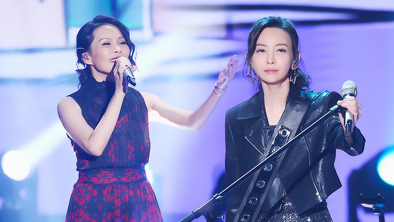 天赐的声音精彩看点_【舞台】于文文周蕙唱摇滚版《约定》,独特烟嗓太有质感了_综艺_高清完整版视频在线观看_腾讯视频