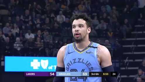 《NBA全场回放》【原声回放】湖人vs灰熊第3节 莫兰特欲隔扣浓眉哥