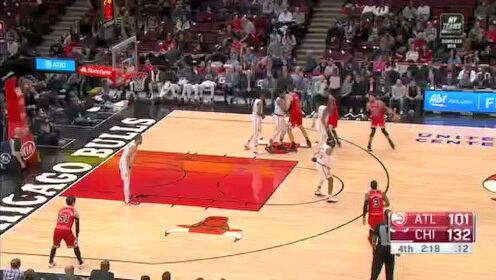 《NBA全场回放》【原声回放】老鹰vs公牛第4节 帕森斯底角三分稳稳命中
