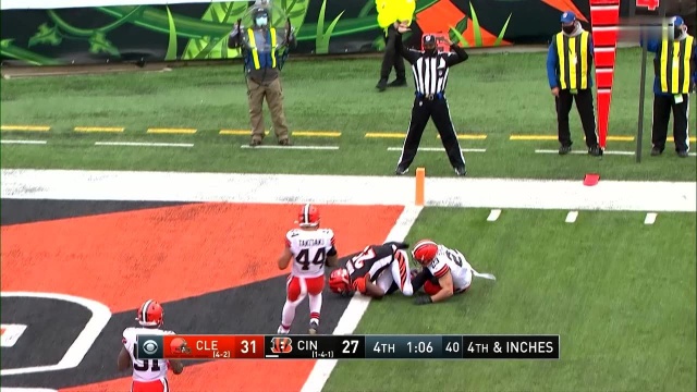 Giovani Bernard catches for a 3yard Touchdown vs. Cleveland Browns