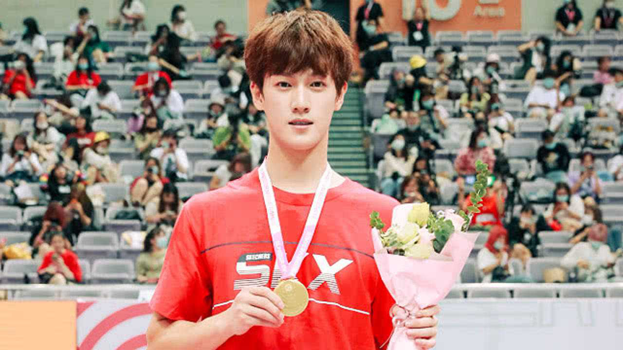 跳高高光回放:李昀锐冲击1.70m