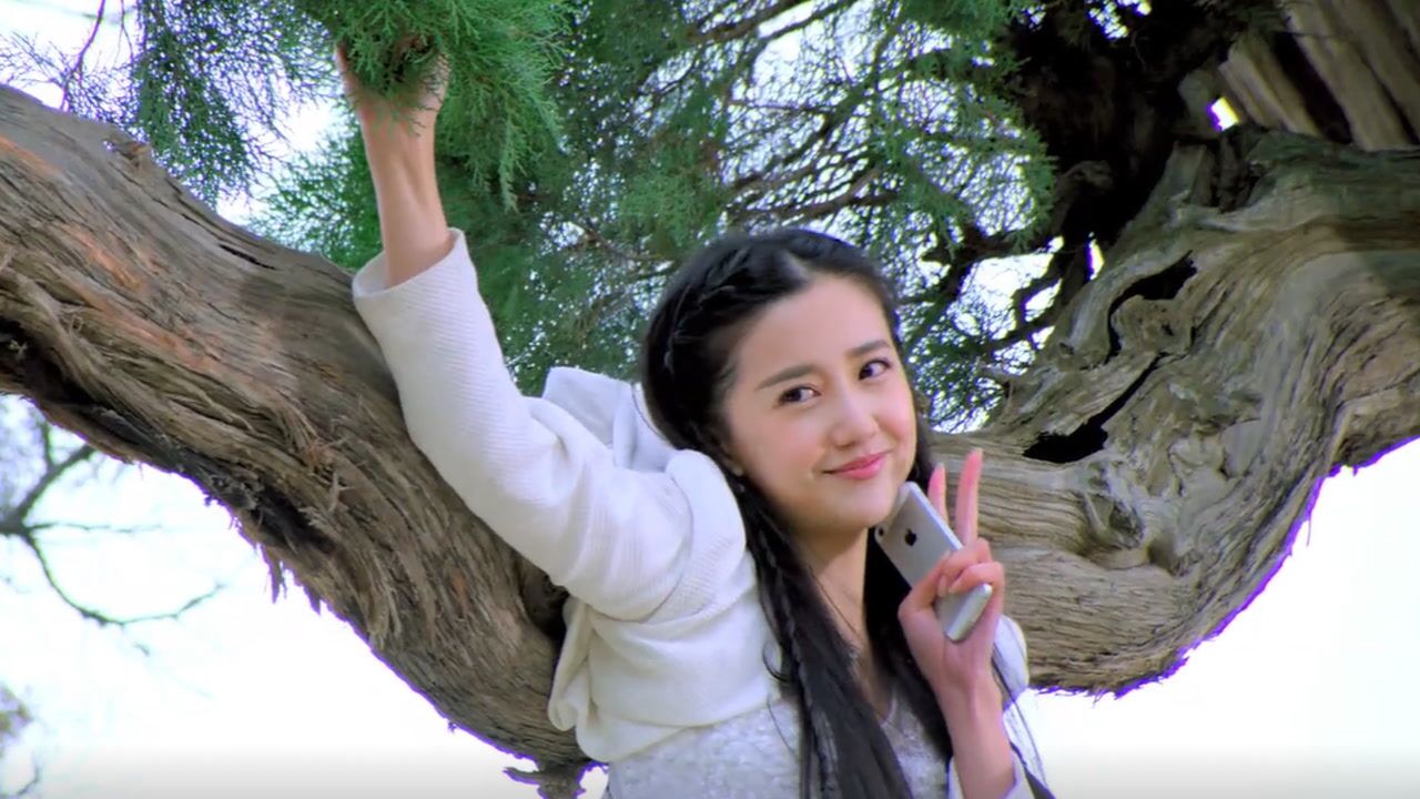 《老板来了》第7集02:汤汤和胡娜结伴去玩,胡娜拍照被挂树上_高清1080