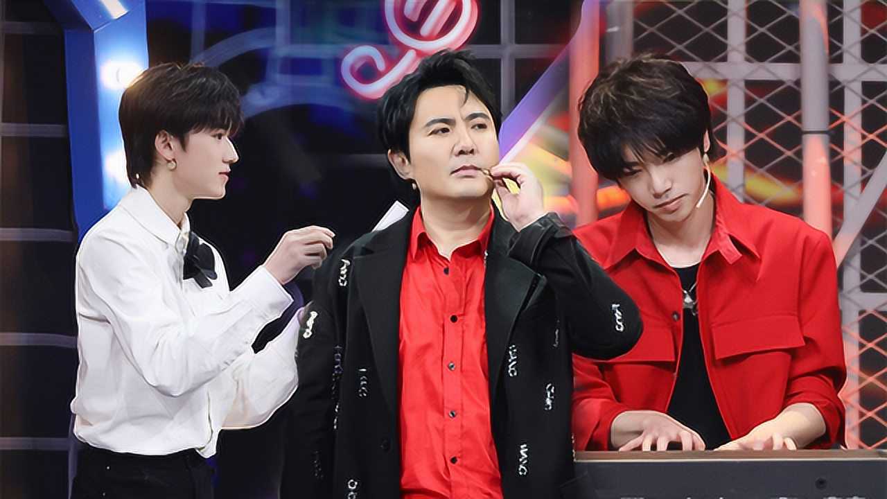 王牌少年第8期：张靓颖背着贾玲吹口琴还原电影桥段
