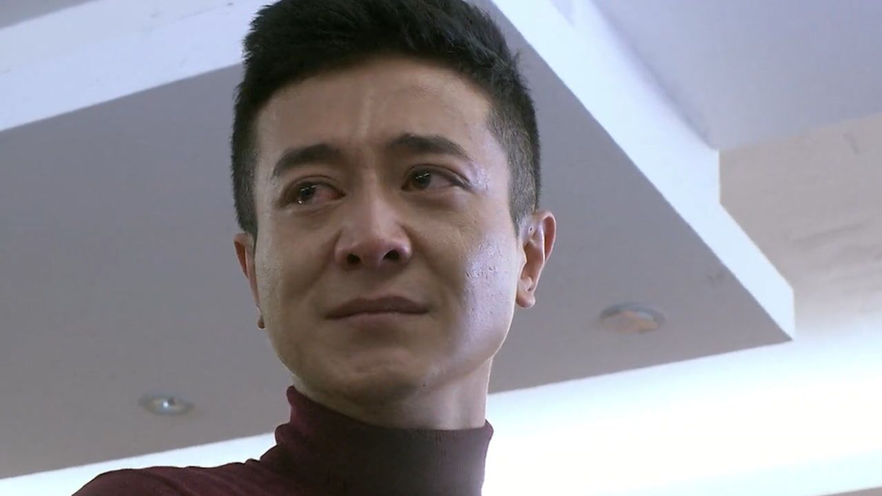 《今夜天使降临》第33集02:唐大维前脚刚离开林婷的家,林婷便在床上痛