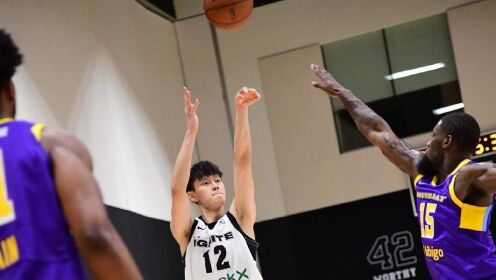 《NBA全场集锦》实力说话！曾凡博外线三分首发即中打停南湾湖人