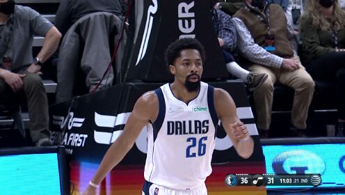 《NBA全场集锦》【纯享】独行侠vs爵士精华回放 米切尔7记三分率队5人上双险胜