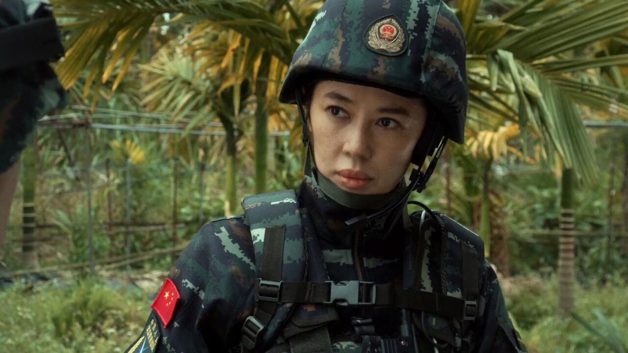 龙小云回归!余男再演军人飒爽拆弹_腾讯视频