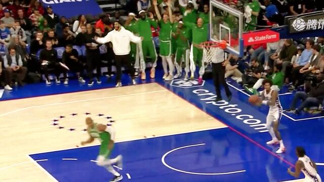 NBA：变秃了也变强了！怀特突破抛投打成2+1