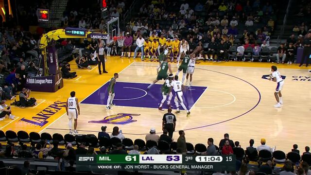 NBA季前赛：雄鹿vs湖人第3节英文原声回放