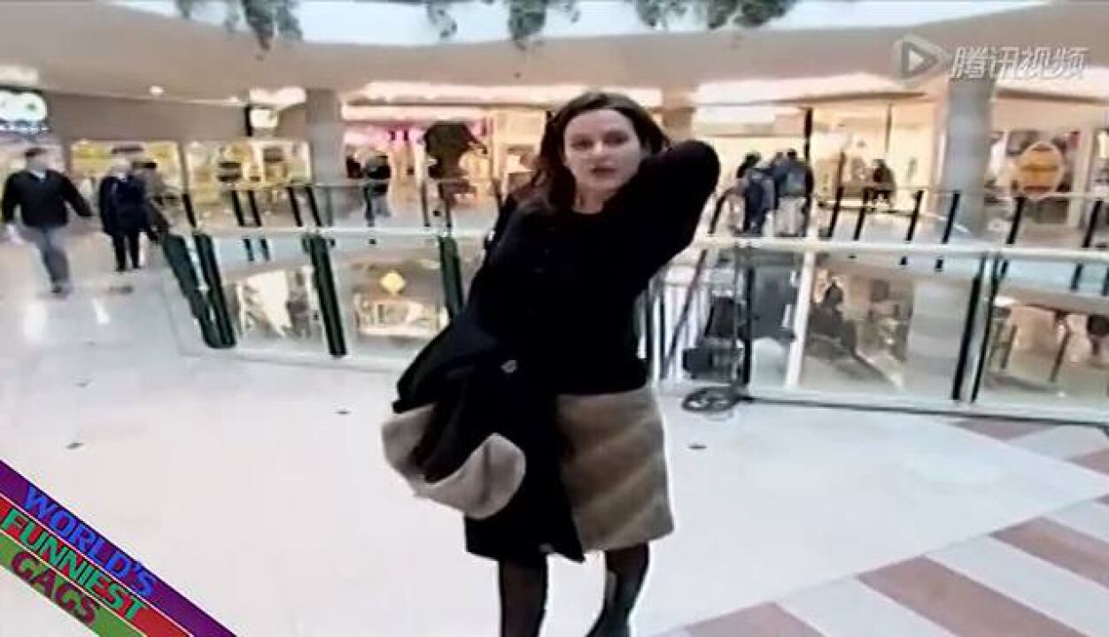 性感女孩请陌生人挠痒恶作剧_高清1080P在线观看平台_腾讯视频