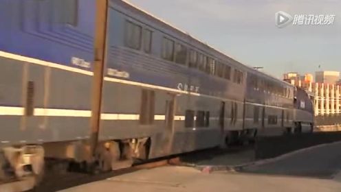 视频San Diego Trains - Amtrak, CoasterBNSF Freight|火车