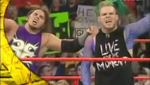 WWE“哈迪兄弟”VS布洛克莱斯纳 俩人也没打得过大布！