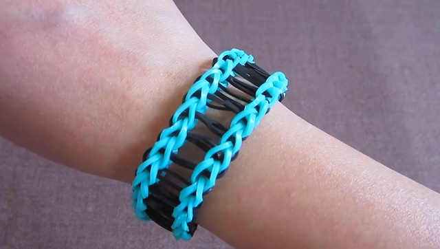 橡皮筋diy手环 简单又好看