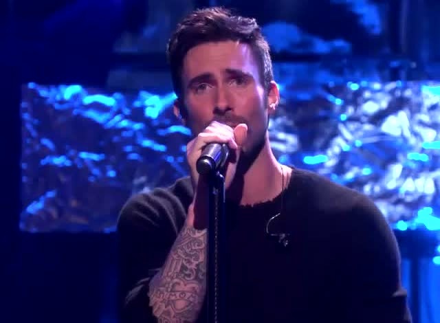 蹭饭5人组魔力红骚当假声演唱sugarmaps