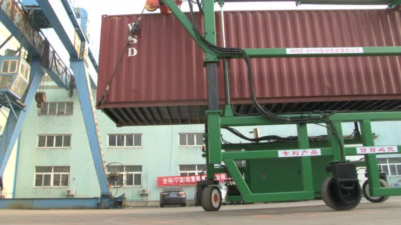 集装箱吊车/集装箱翻转车/集装箱跨运车--运行演示_高清