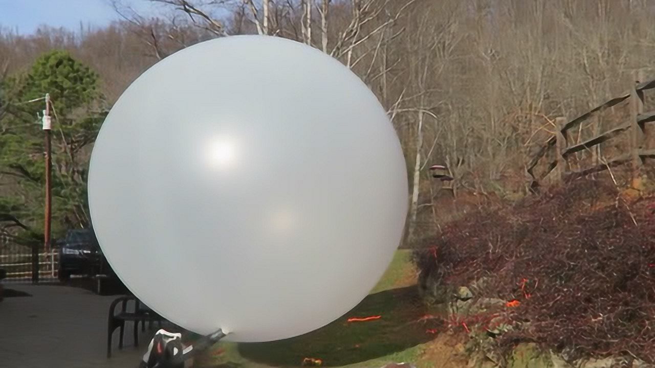 氦气球会爆炸吗图片