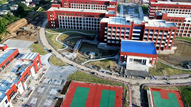 新安乡一中航拍视频