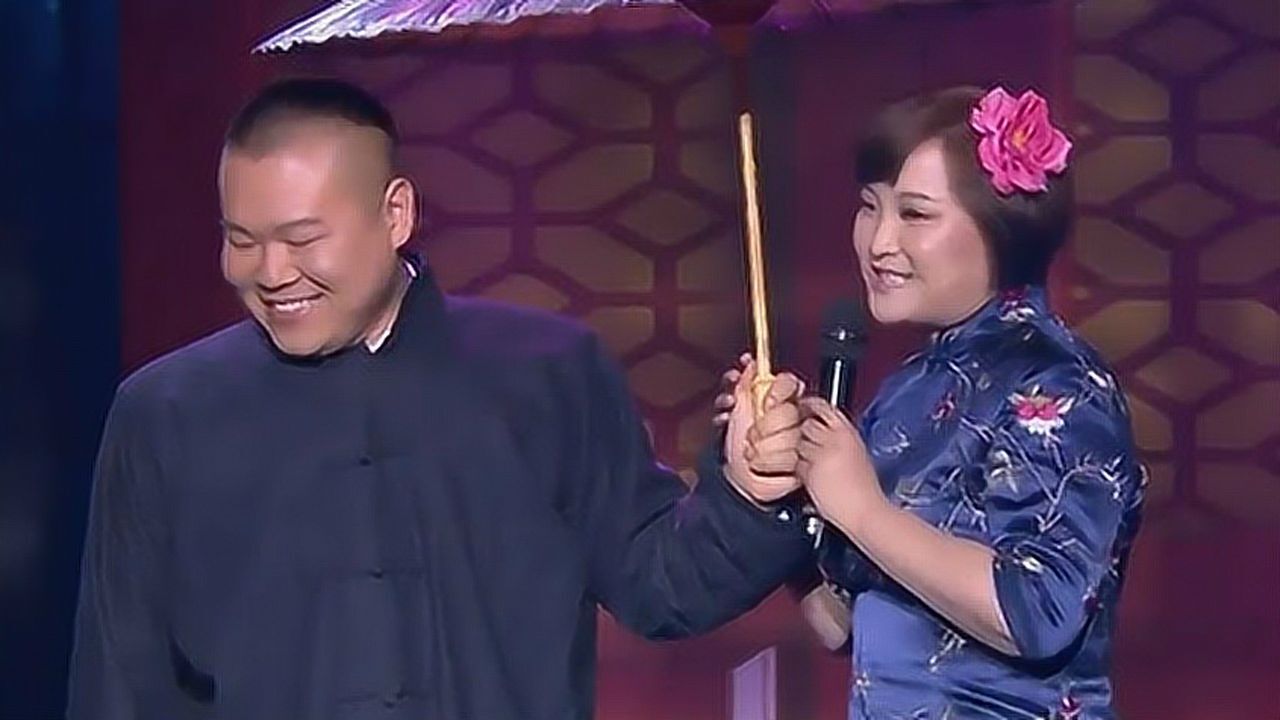 贾玲与岳云鹏深情对唱往事只能回味唱的好听结局爆笑