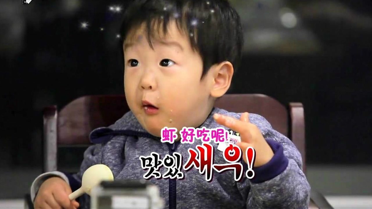 书俊吃虾瞬间变表情包书言直接埋头喝粥不愧是大胃王书言