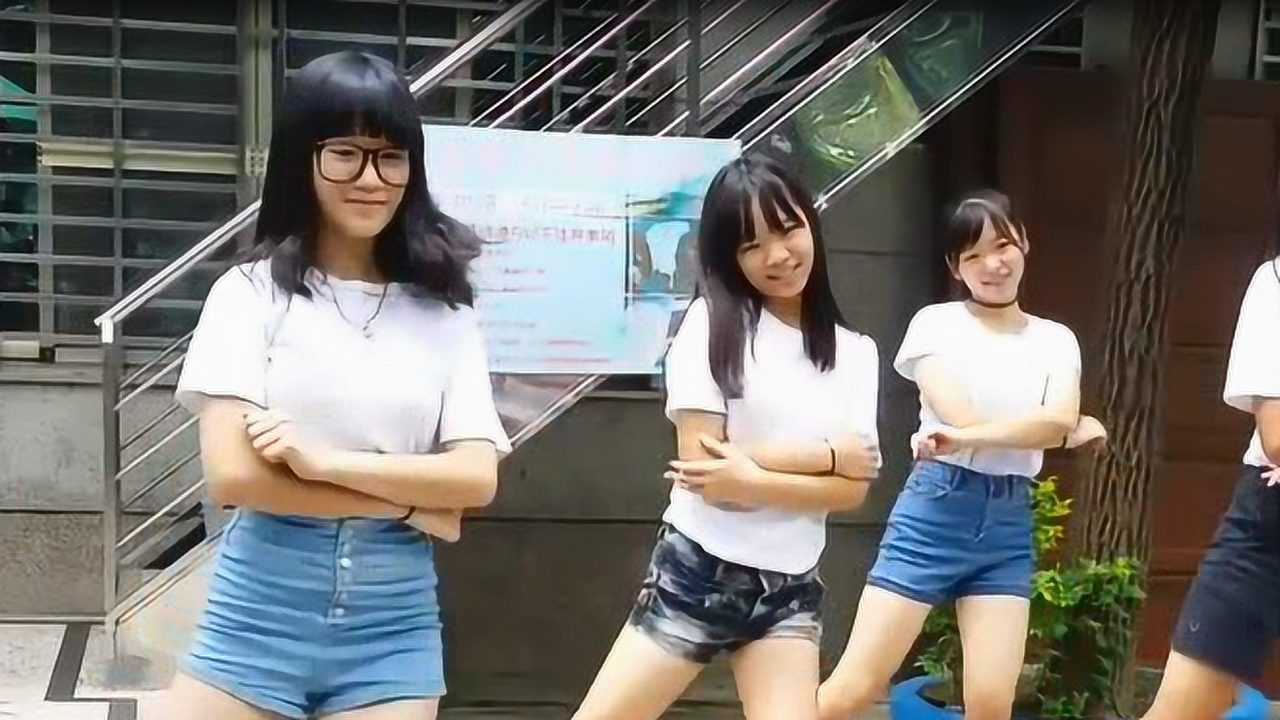 五个初中生舞蹈表演,我的注意力全在眼镜妹身上,太清纯了_高清1080P在线观看平台_腾讯视频