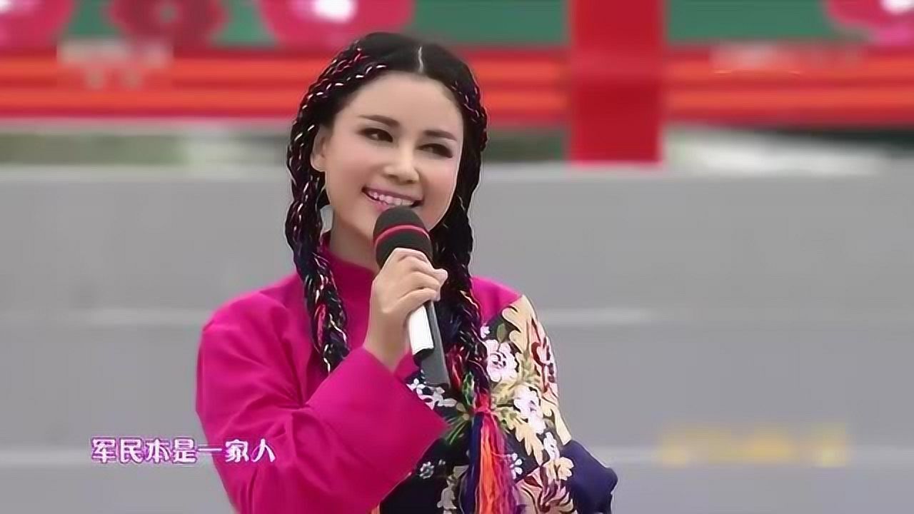 最美藏族女歌手索朗旺姆一曲《洗衣歌》,唱出军民鱼水情,经典好听!