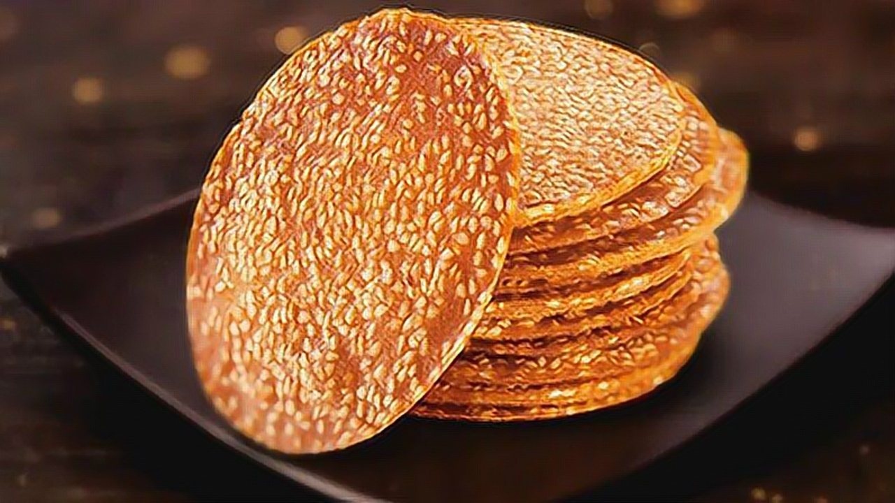 芝麻薄饼不用烤箱不加一滴油做出来又薄又脆好吃到停不下来