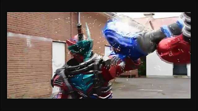 震惊!假面骑士血荒单手接假面骑士build大招