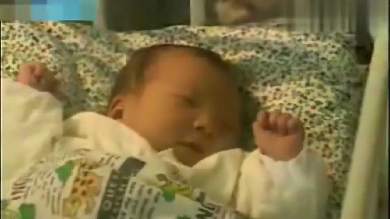 新手妈妈母乳喂养视频教程！_高清