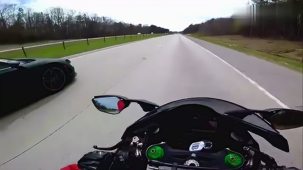 川崎h2摩托车飙车遇到迈凯伦才知道棋逢对手