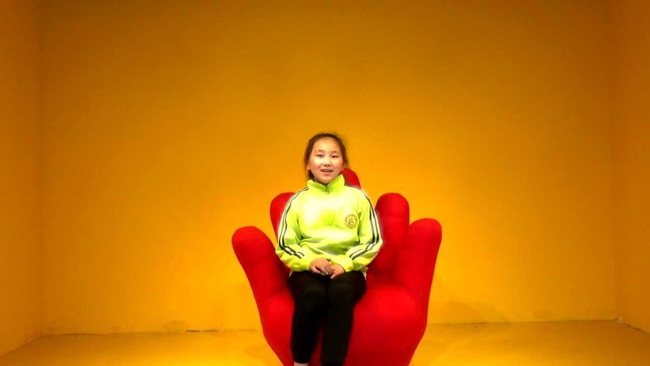 《小小故事会》第一期主持人:刘子悦