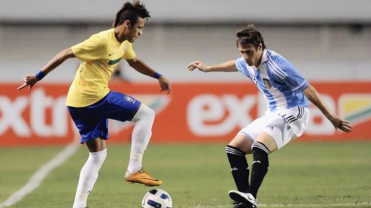 足球比赛中的"踩单车"过人是谁发明的?