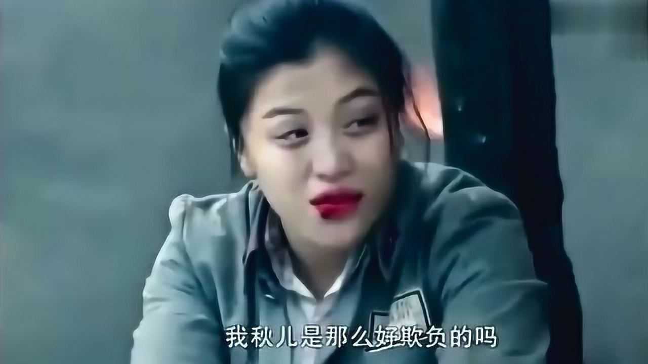 鬼子当众侮辱女俘虏,当场扒光衣服示众,女子夺用刀自杀了