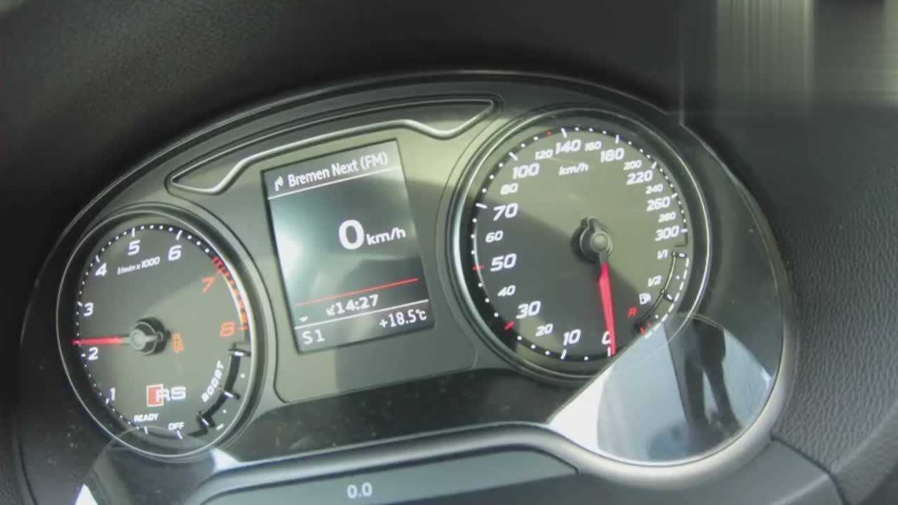 500匹马力"奥迪rs3"高速爆表测试,油门到底后,注意看仪表盘!