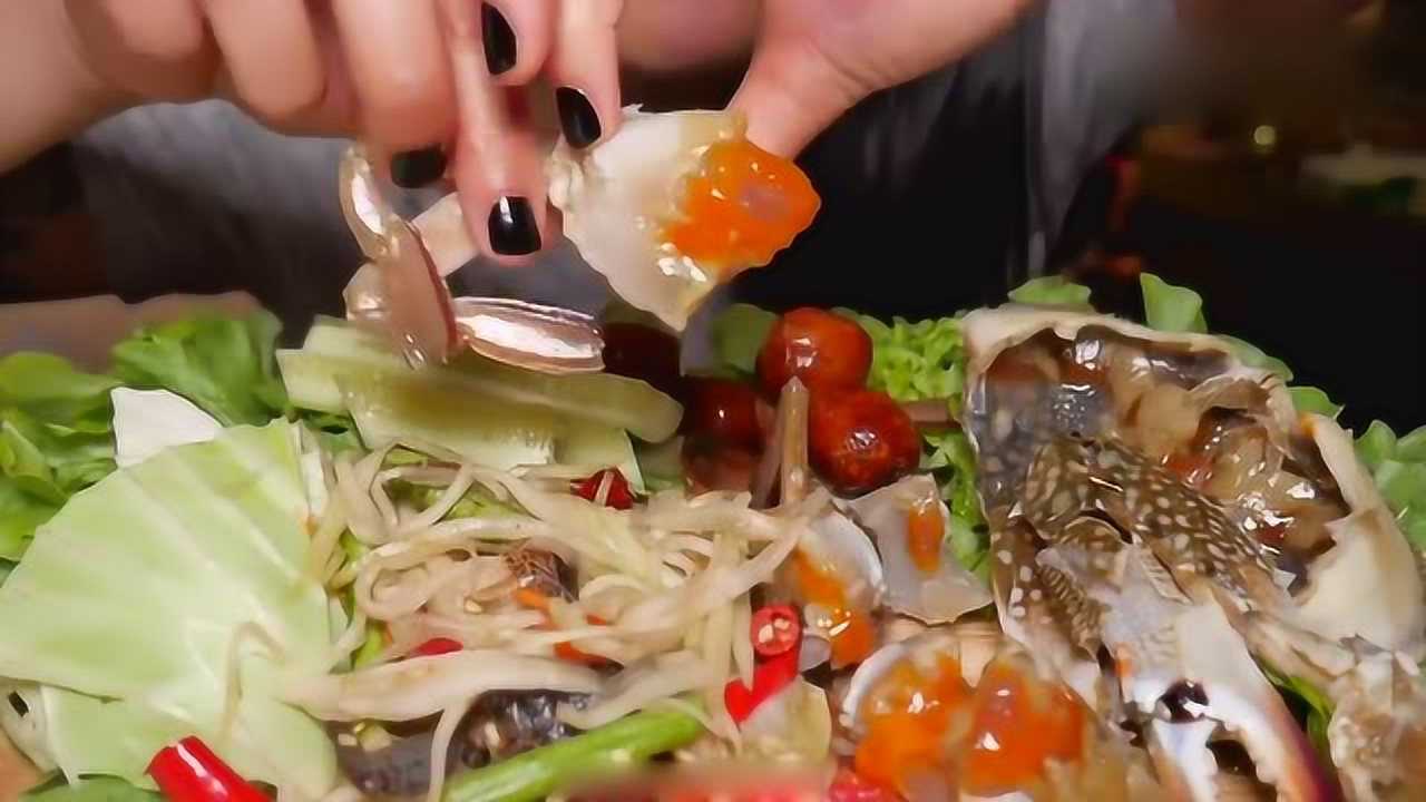 泰国吃播微笑姐,吃泰国有名的美食鱼肉_腾讯视频