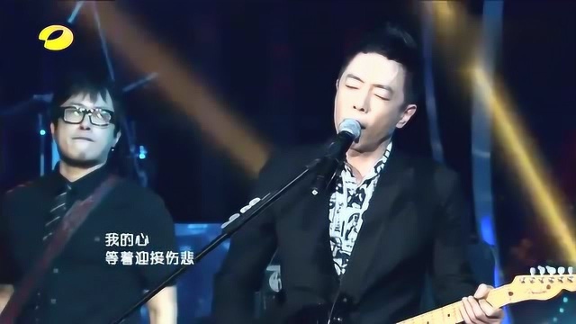 黄贯中弹唱演绎歌曲《吻别》,果真经典不朽,还是这么好听