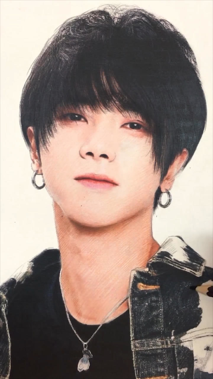 今日彩铅画华晨宇