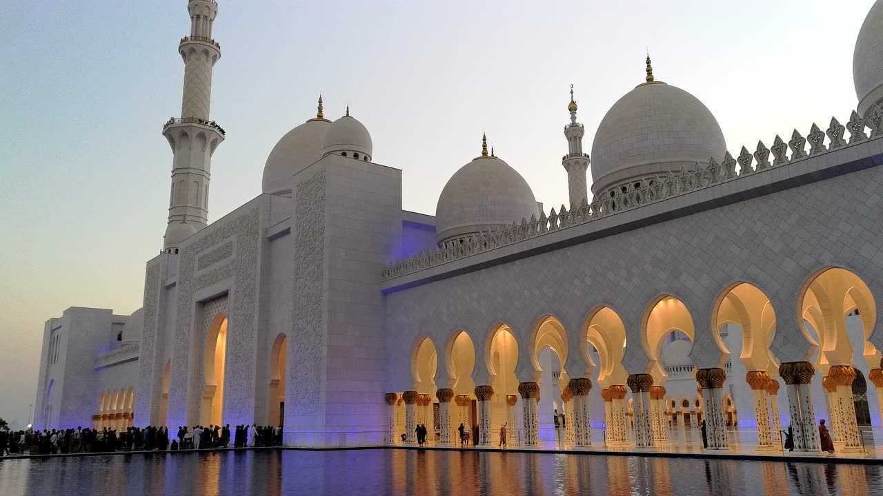 朱美拉大清真寺的邦克