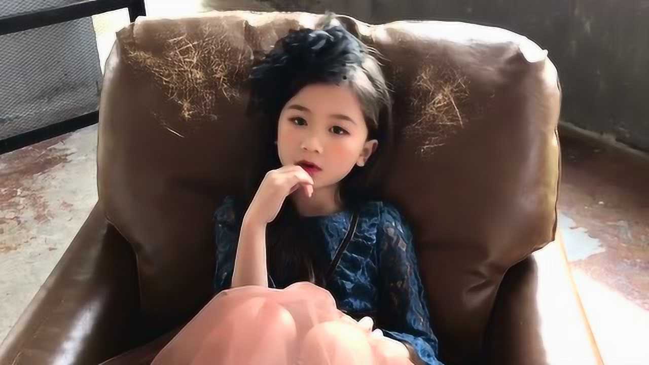 晴宝好像爱上了这个风格,时尚不失优雅!