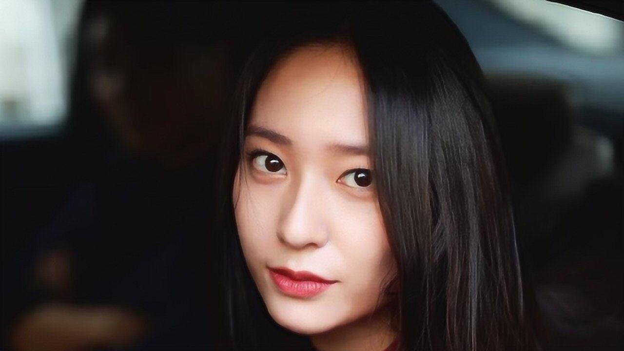 真的迷人!bts金泰亨望krystal郑秀晶的眼神,暴露了他自己