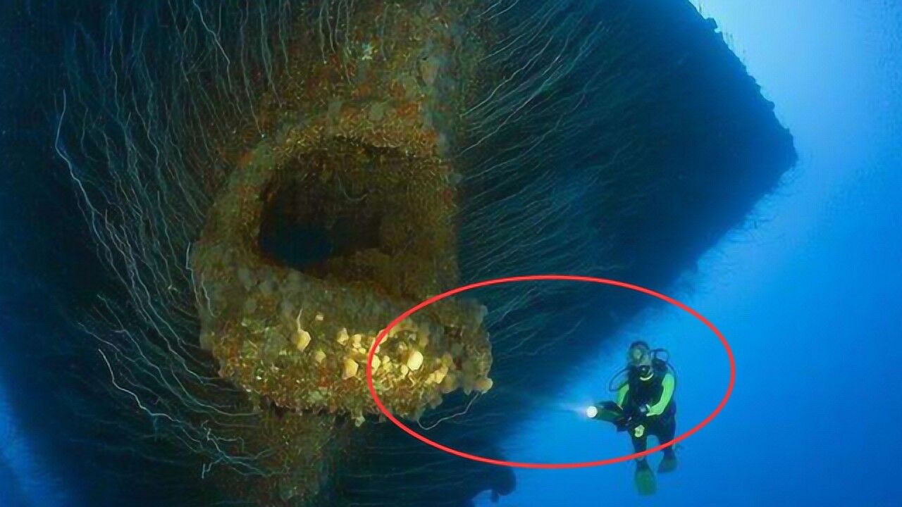 中国蛟龙号在深海7000米,发现不该出现的东西!专家的话让人直冒汗