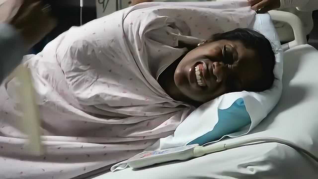 实拍承受开宫口阶段分娩阵痛的孕妈妈,她痛苦的样子着实令人心疼!