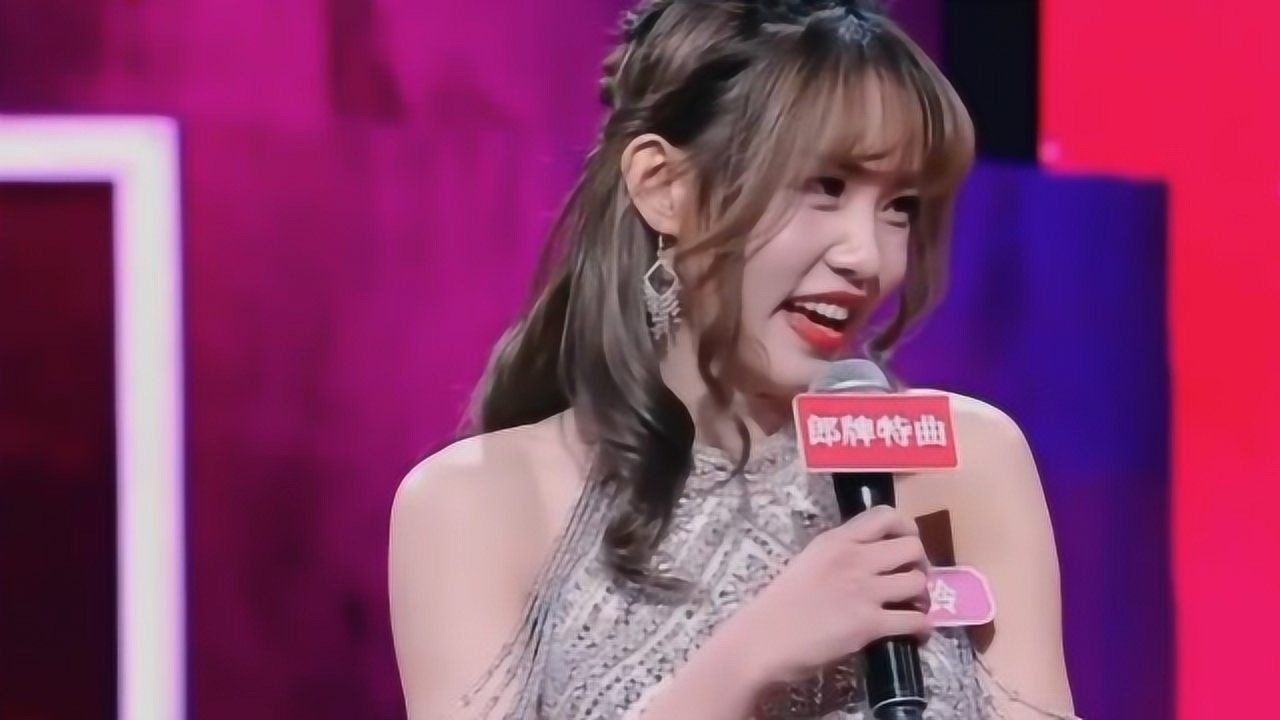 新相亲大会长相酷似angelababy金融才女杨玲登场男嘉宾爆灯