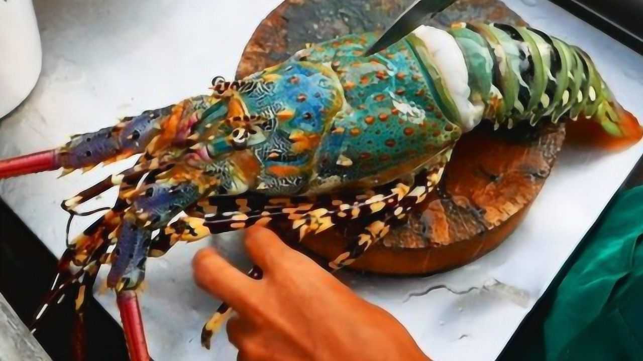 极品彩色大龙虾,肉质鲜嫩,大厨这么烤着吃更有特色