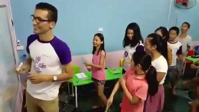 美国小学英语课堂游戏Board Slap