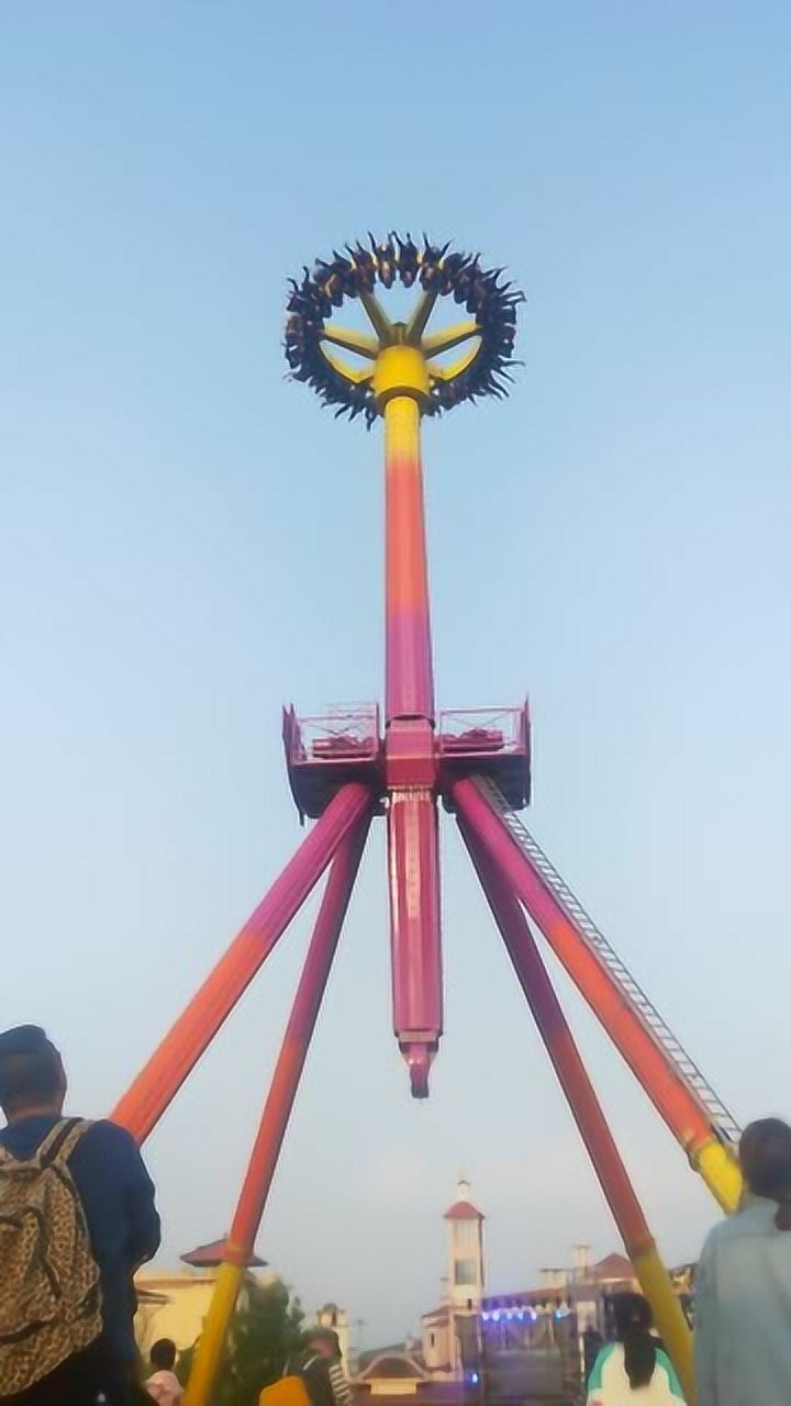 高空悬停大摆锤欢乐谷最恐怖的项目