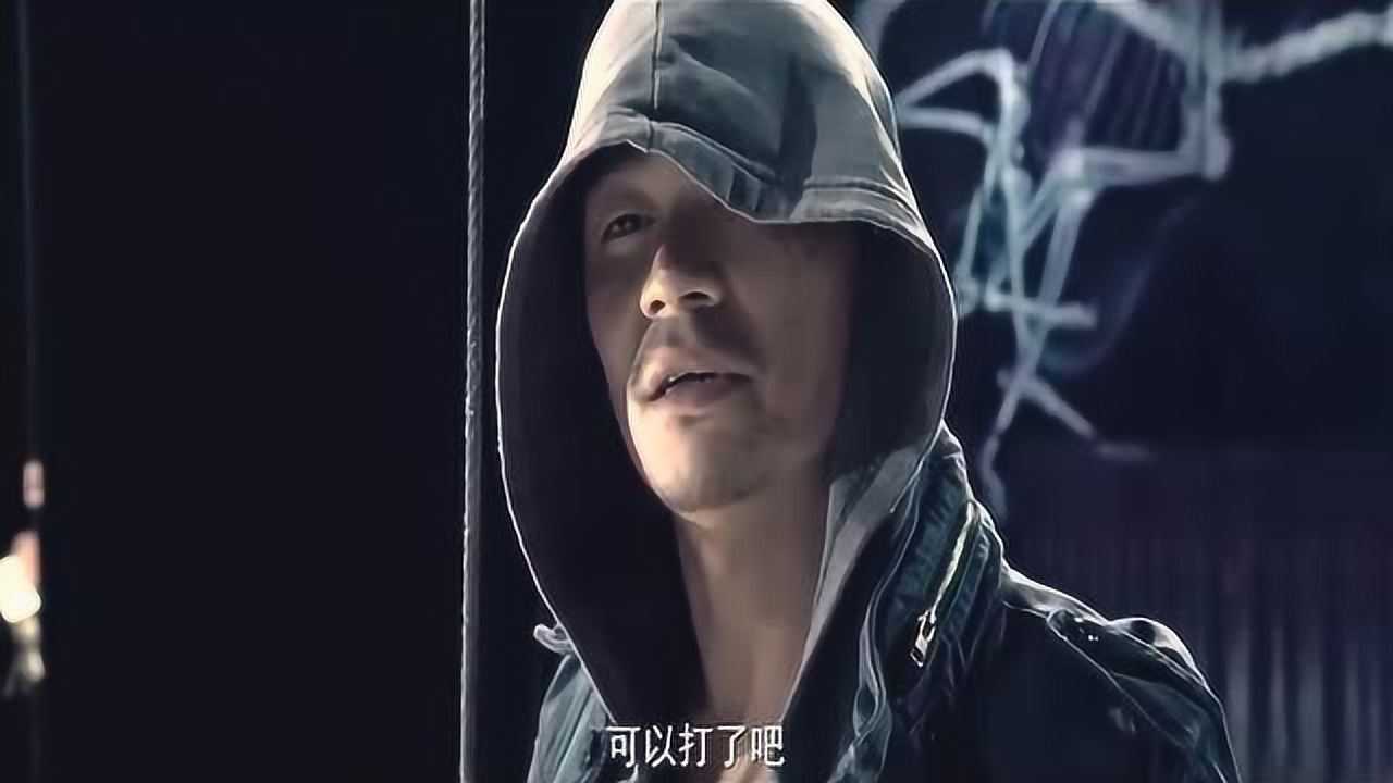 一个人的武林封于修一脚把这么大的恐龙头踩下来这力气真大