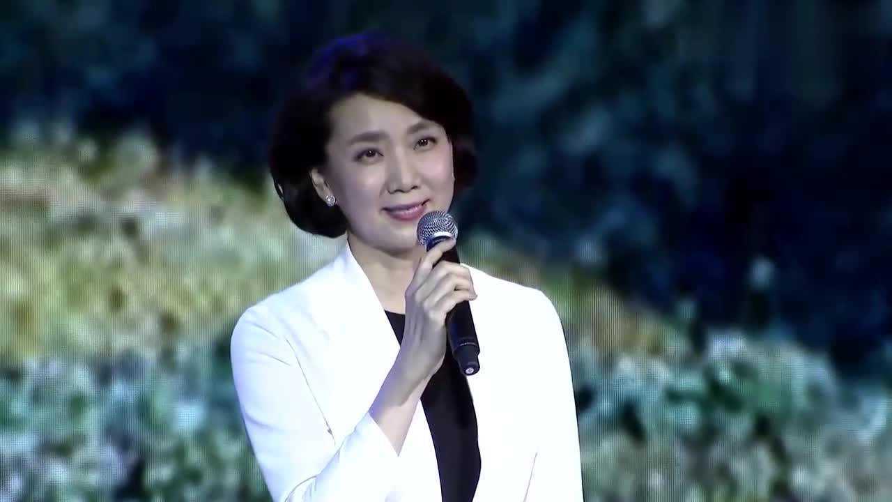 央视播音主持人李修平朗诵诗歌假如生活欺骗了你