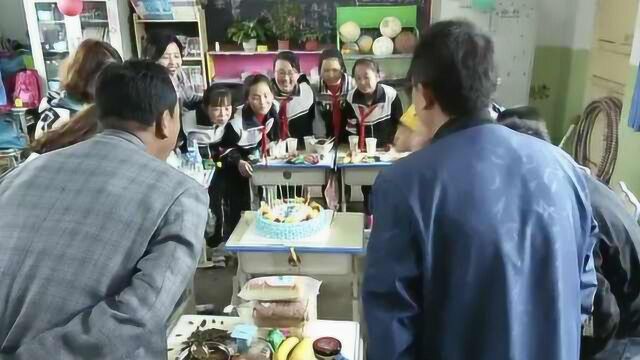 山村小学毕业典礼仅10名学生,校长寄语:要懂得感恩