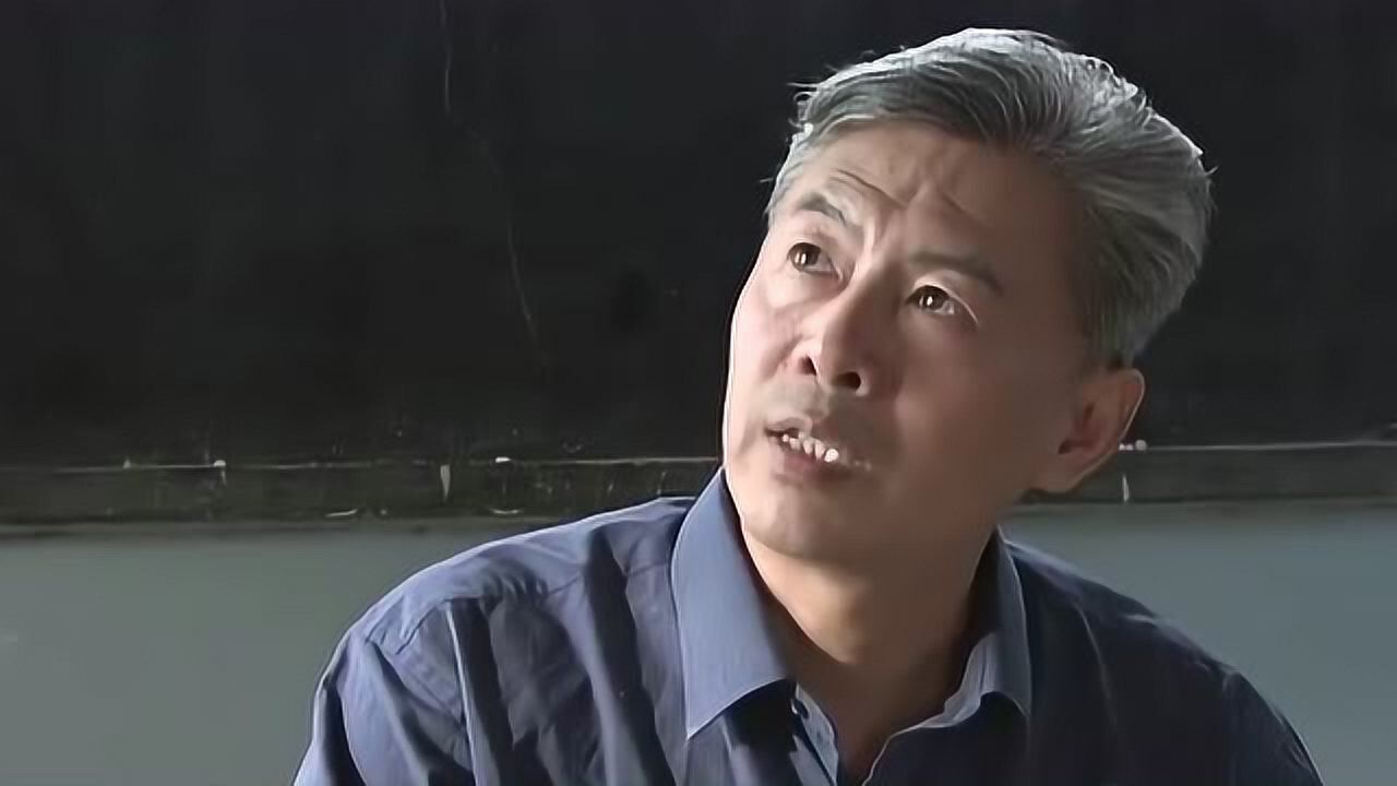 家常菜洪昌来到服装厂把文惠的录取通知书给了领导